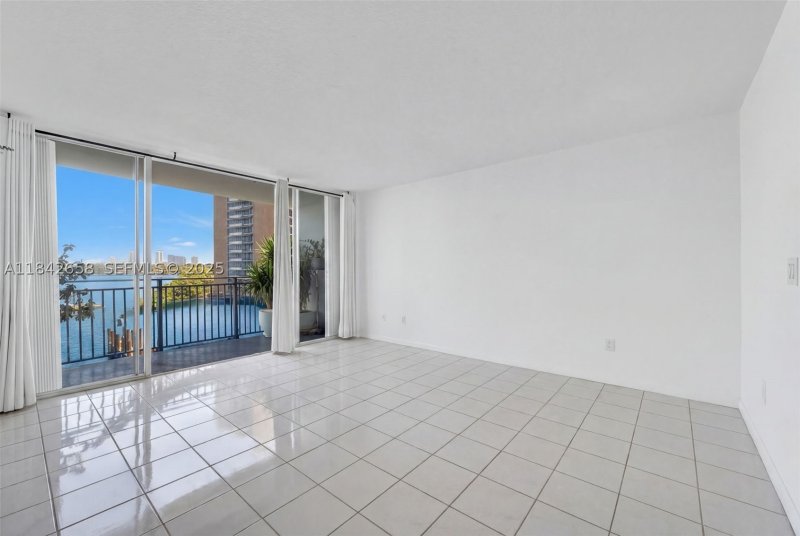 Condo for sale at Palm Bay Condo 4H