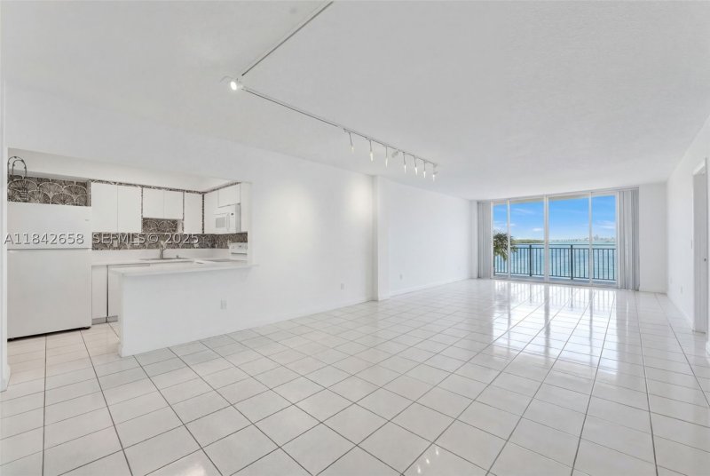 Condo for sale at Palm Bay Condo 4H