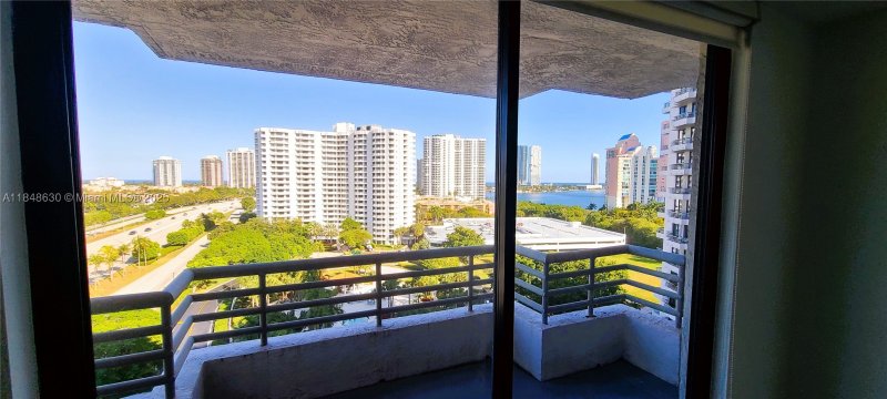 Comprar apartamento en Parc Central Aventura 1207
