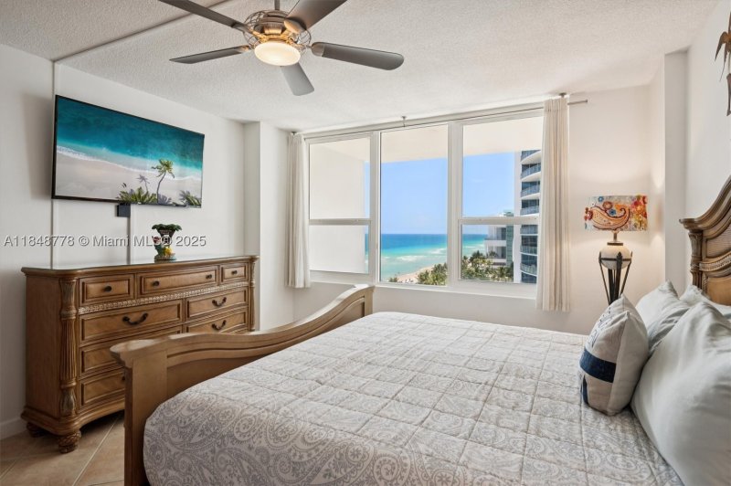 Apartment for rent at Alexander Towers 1015