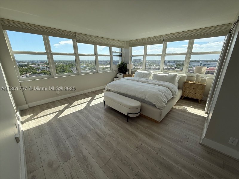 Condo for sale at Bayview Towers B1406