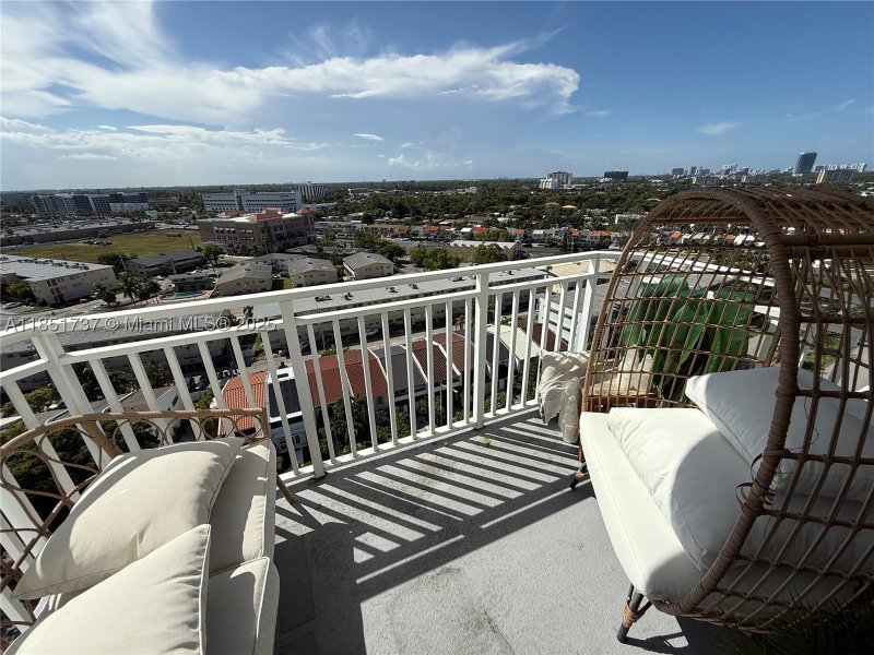 Condo for sale at Bayview Towers B1406