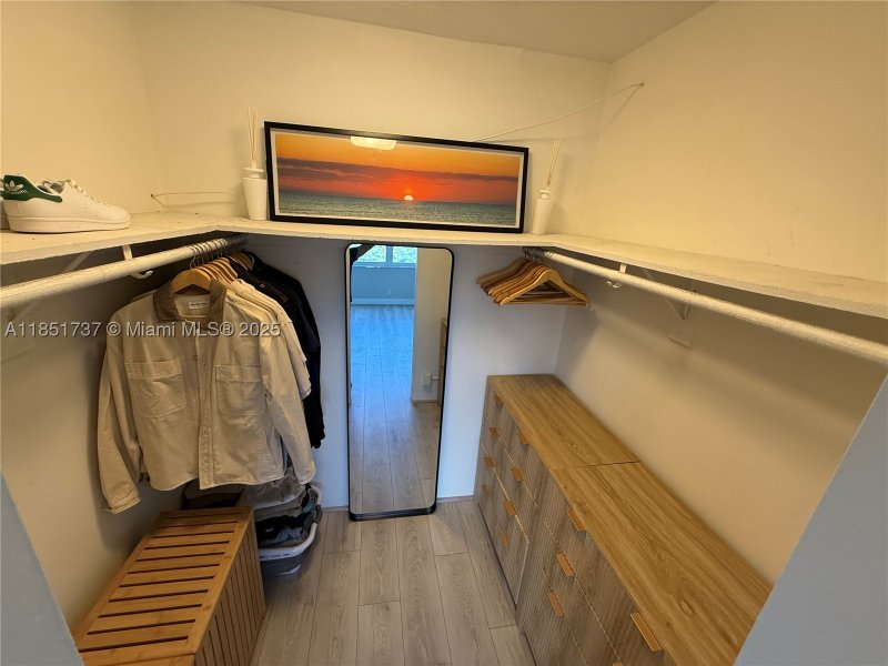 Condo for sale at Bayview Towers B1406