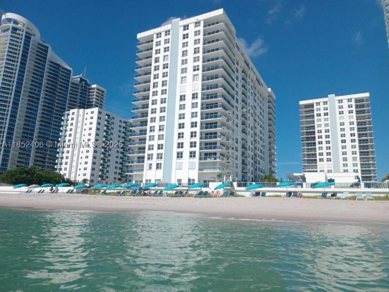 Condo for sale at Aquarius Towers 1406-S