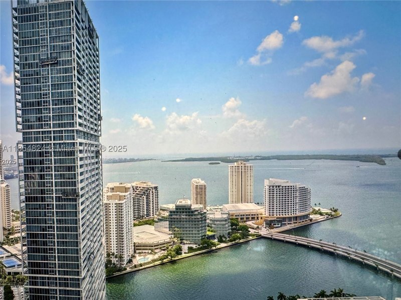 Comprar apartamento en 500 Brickell East Tower 1204