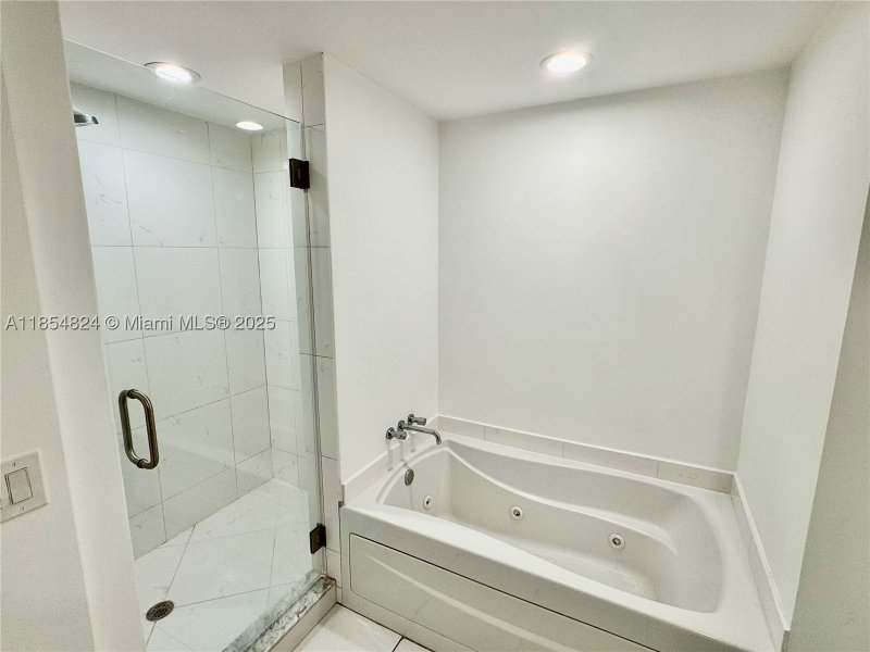 Comprar apartamento en 500 Brickell East Tower 1204
