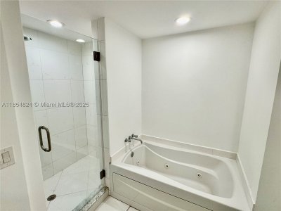 Comprar apartamento en 500 Brickell East Tower 1204