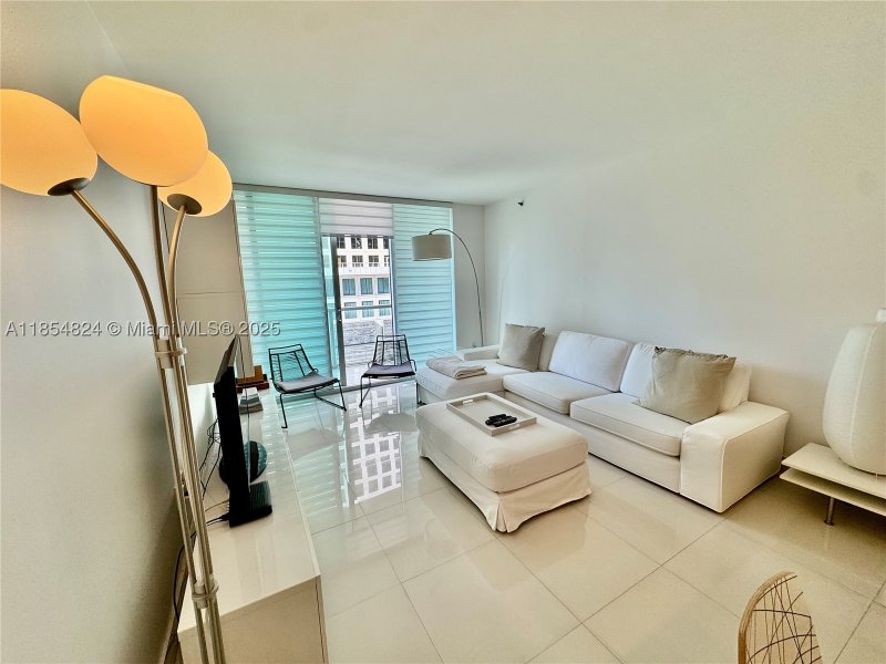 Comprar apartamento en 500 Brickell East Tower 1204