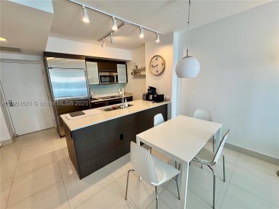 Comprar apartamento en 500 Brickell East Tower 1204