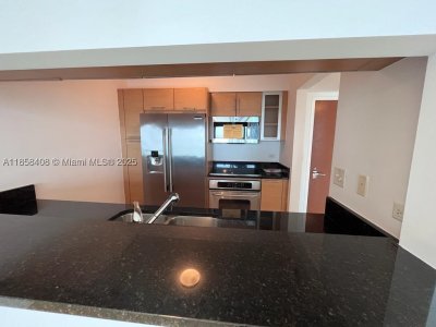 Comprar apartamento no Brickell on the River North 2603