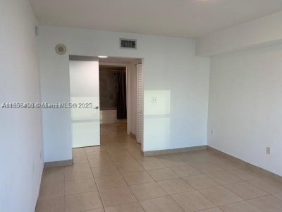 Comprar apartamento no Brickell on the River North 2603