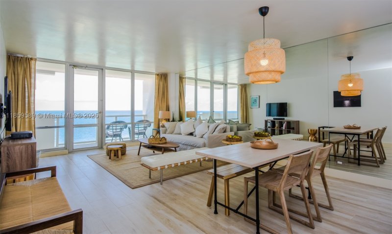 Condo for sale at Pavilion 1204