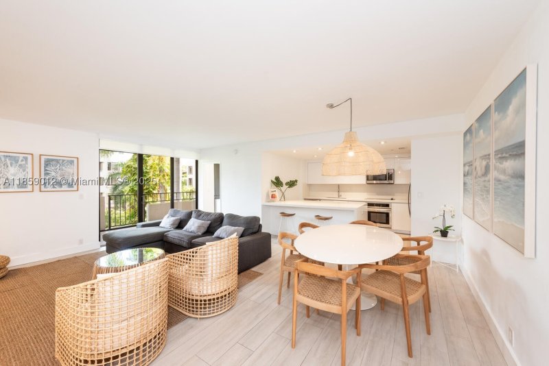 Apartment for rent at Key Colony IV Botanica 306