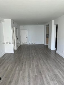 Comprar apartamento no 5600 Collins 11W