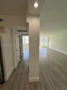 Comprar apartamento no 5600 Collins 11W