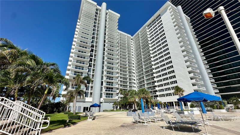 Apartment for rent at Parker Plaza Estates 1022