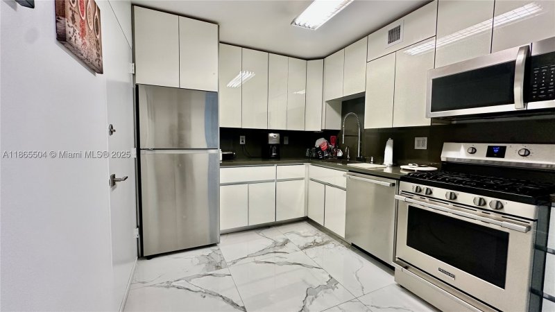 Apartment for rent at Parker Plaza Estates 1022
