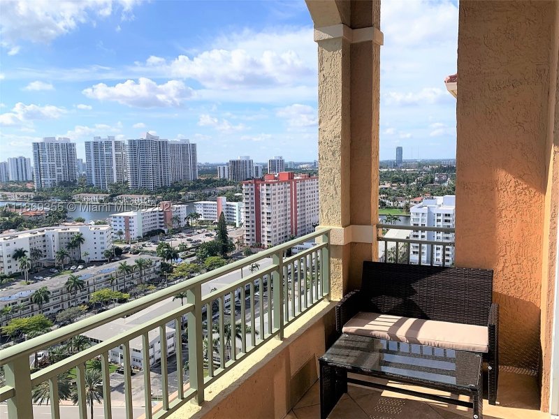 Apartment for rent at 2080 Ocean Drive PH3