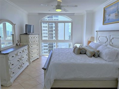 Aluguel de apartamento no 2080 Ocean Drive PH3