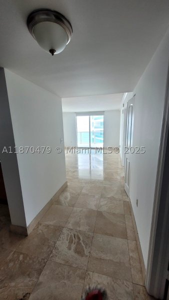 Condo for sale at Skyline On Brickell 1109