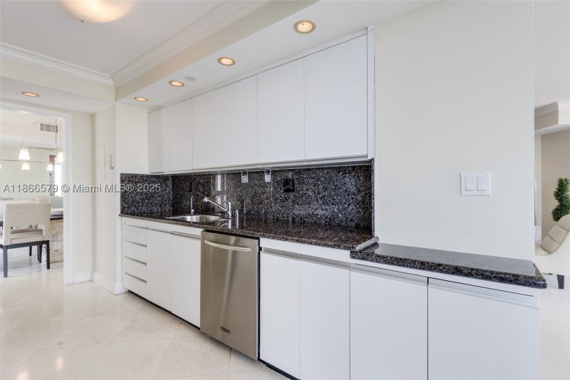 Condo for sale at Towers of Quayside 4 1701