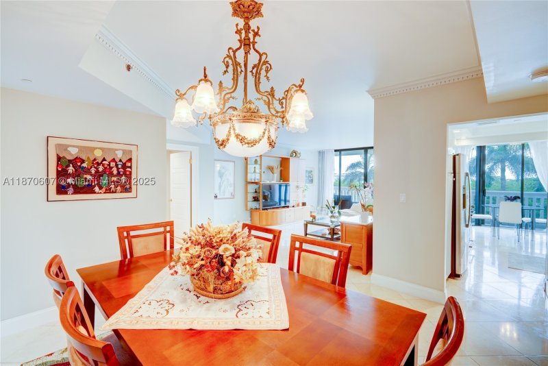 Comprar apartamento en 2000 Williams Island 408