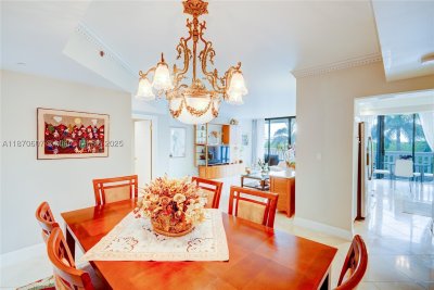 Comprar apartamento no 2000 Williams Island 408