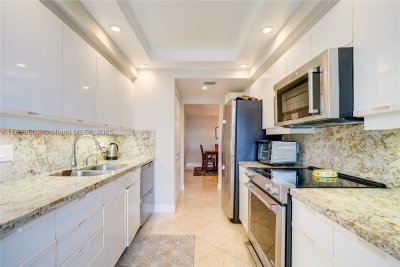 Comprar apartamento no 2000 Williams Island 408