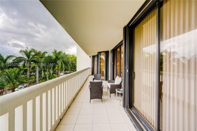 Comprar apartamento no 2000 Williams Island 408
