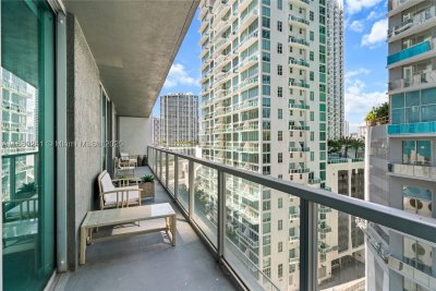 Comprar apartamento no 500 Brickell West Tower 1203