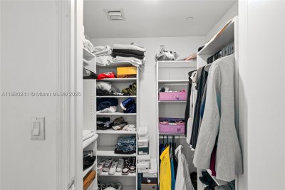 Comprar apartamento no 500 Brickell West Tower 1203