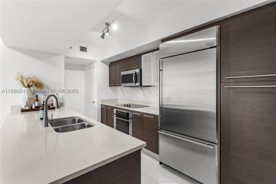 Comprar apartamento no 500 Brickell West Tower 1203