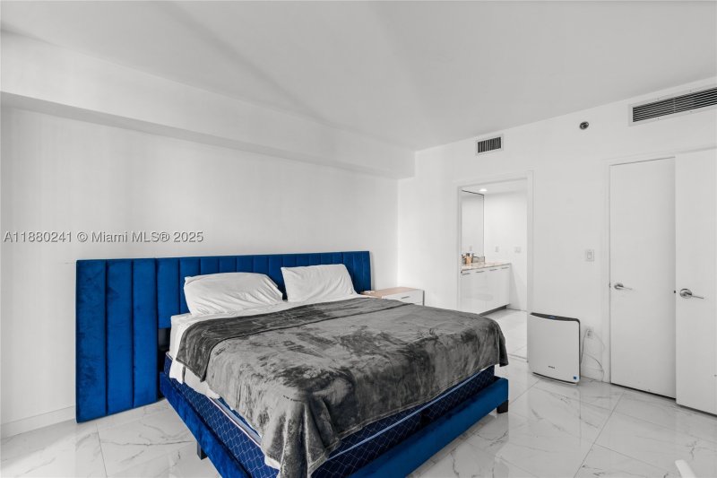 Comprar apartamento no 500 Brickell West Tower 1203