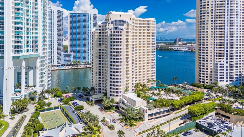 Condo for sale at One Tequesta Point 1807