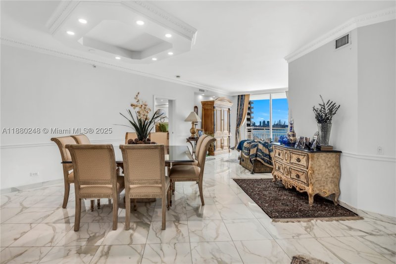Condo for sale at One Tequesta Point 1807