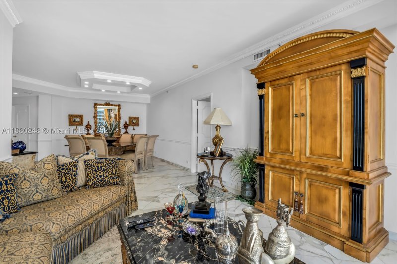 Condo for sale at One Tequesta Point 1807