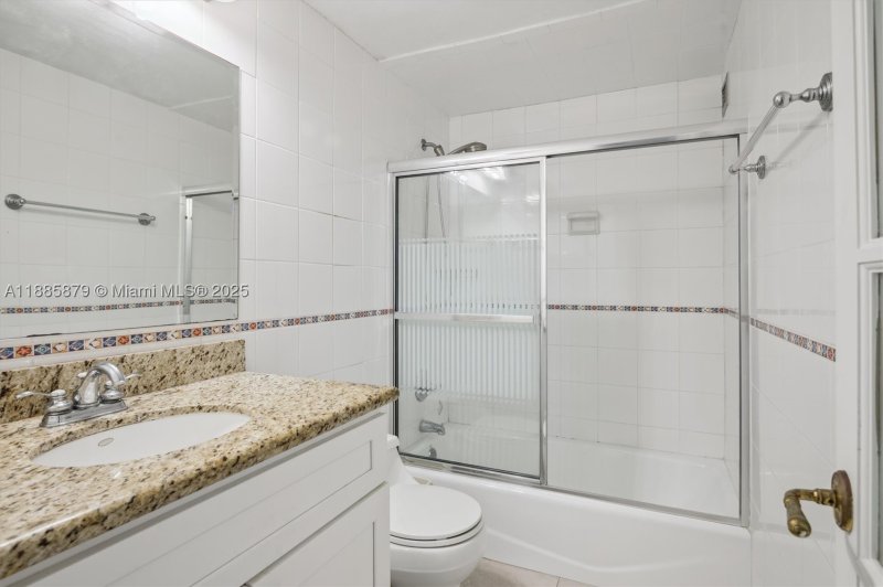Apartment for rent at Alexander Towers 420