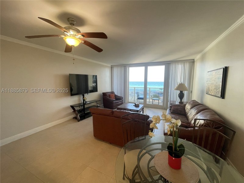 Apartment for rent at Alexander Towers 420