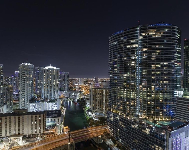 Condo for sale at Icon Brickell Tower I 2706