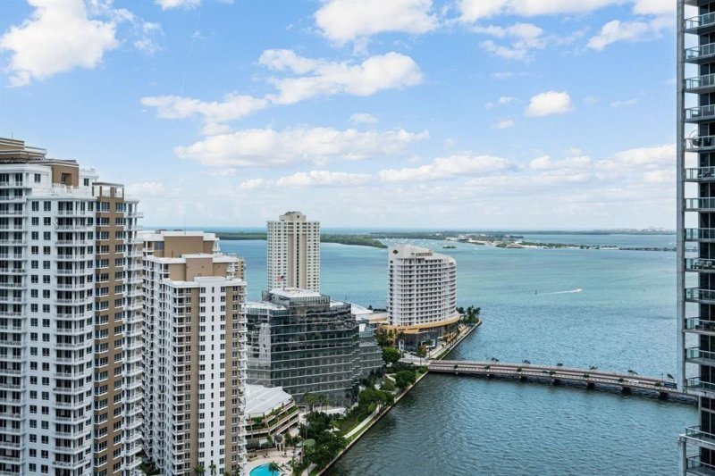 Condo for sale at Icon Brickell Tower I 2706