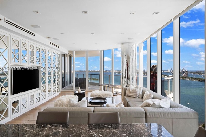 Condo for sale at Paramount Bay 2702