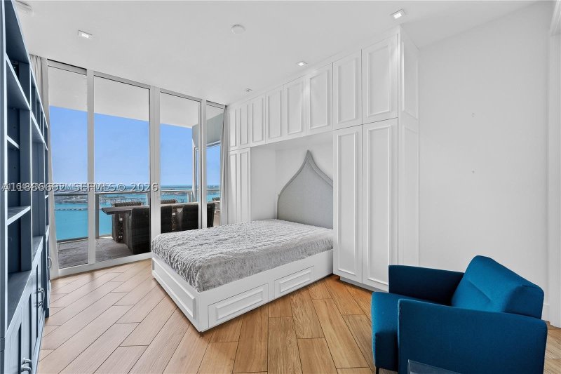 Condo for sale at Paramount Bay 2702