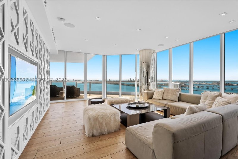 Condo for sale at Paramount Bay 2702