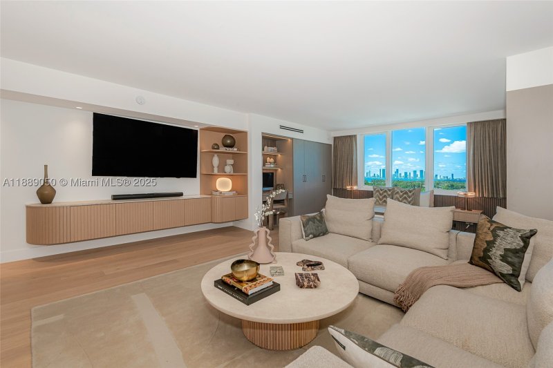 Alquiler de apartamento en Roney Palace 1527