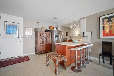 Comprar apartamento en Palm Bay Condo 2H