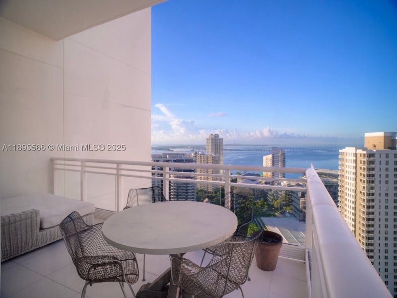 Condo for sale at Asia on Brickell 2204