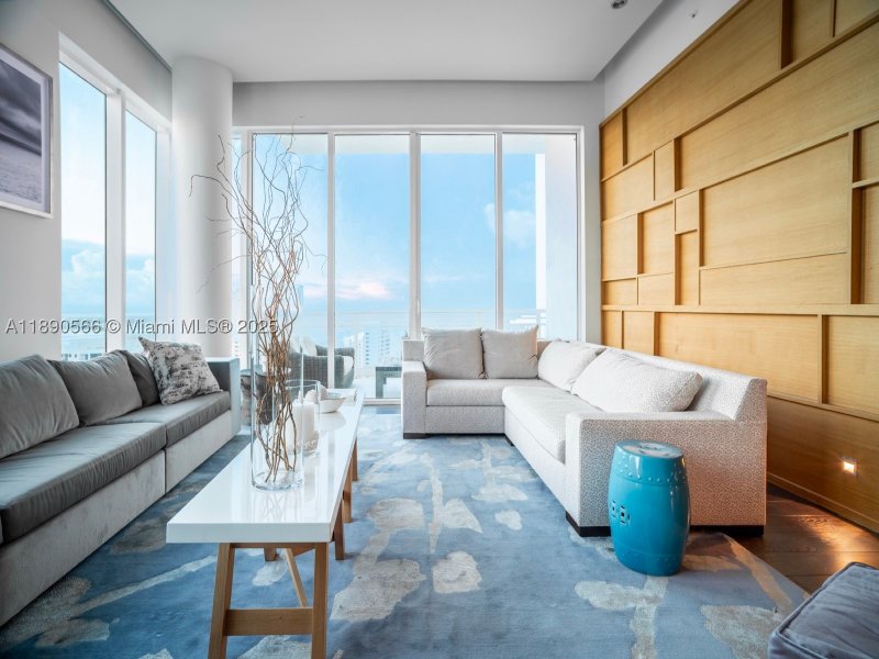 Condo for sale at Asia on Brickell 2204