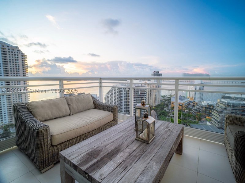 Condo for sale at Asia on Brickell 2204