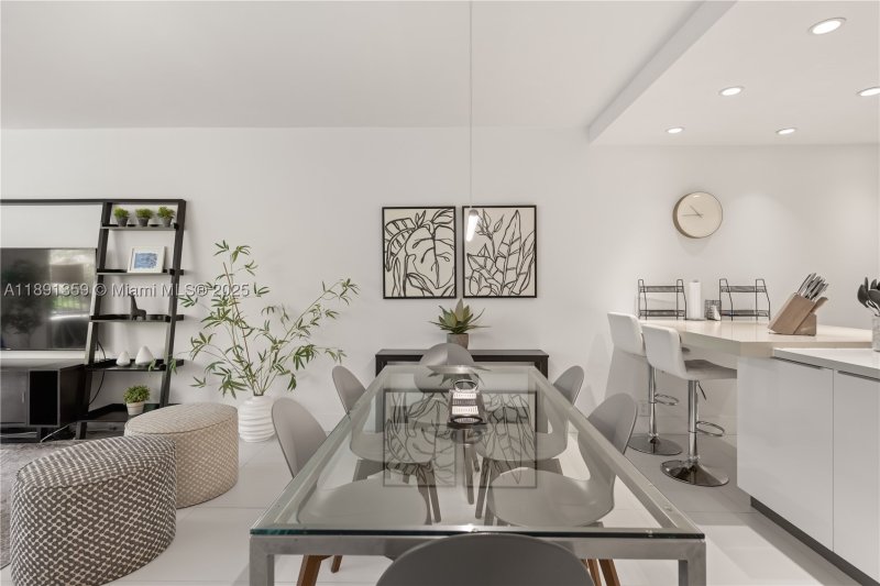Apartment for rent at Key Colony IV Botanica 379