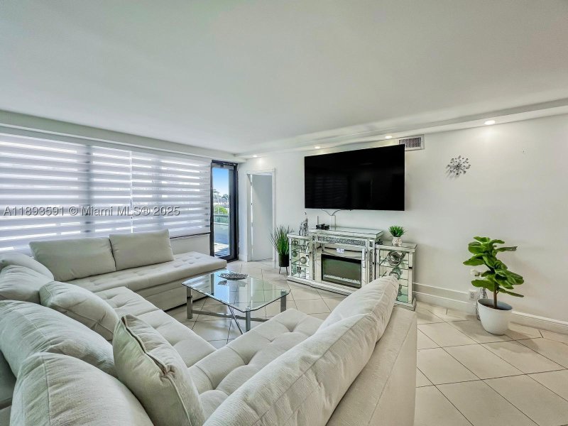 Apartment for rent at The Alexander 517